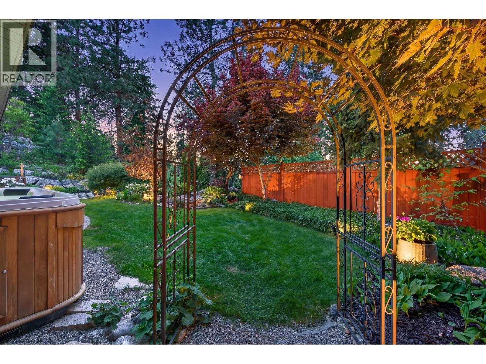 3929 Gallaghers Circle, Kelowna, BC - Outdoor