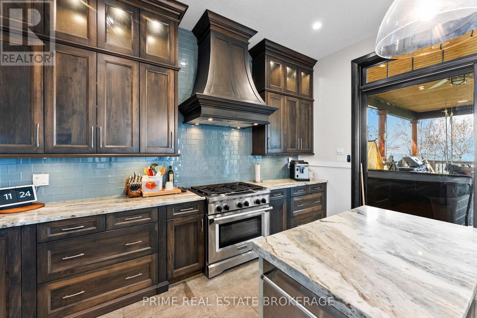 72323 Bluewater Highway, Bluewater (Hay), ON - Indoor Photo Showing Kitchen With Upgraded Kitchen