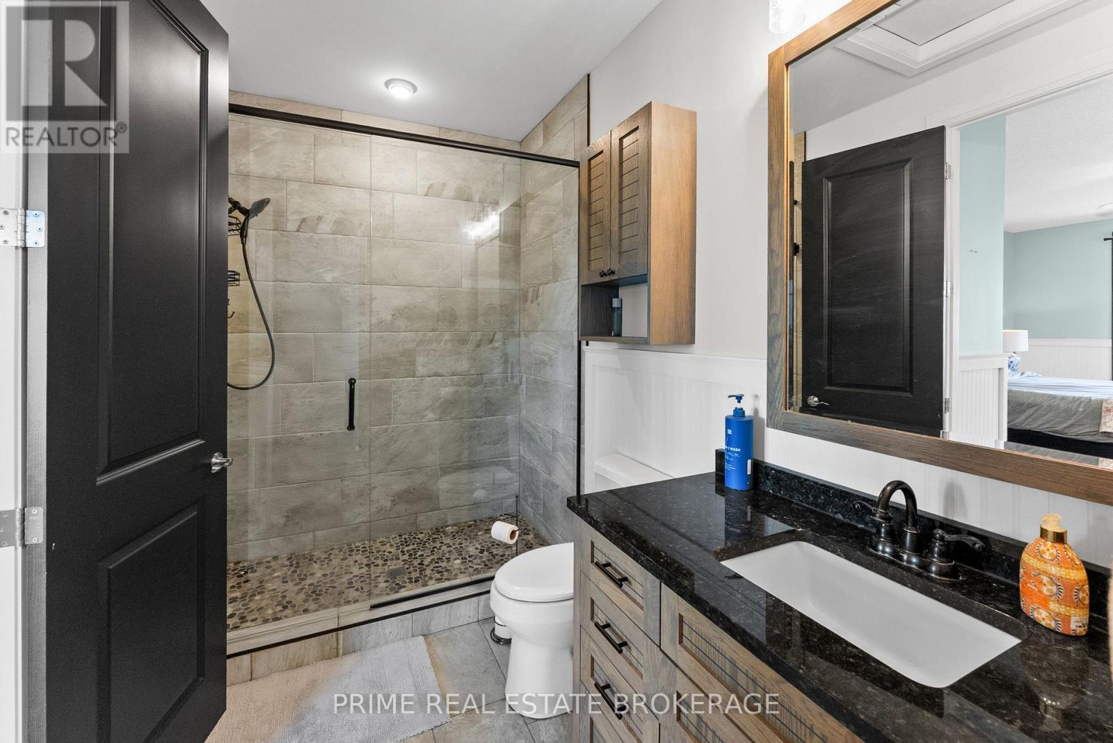 72323 Bluewater Highway, Bluewater (Hay), ON - Indoor Photo Showing Bathroom