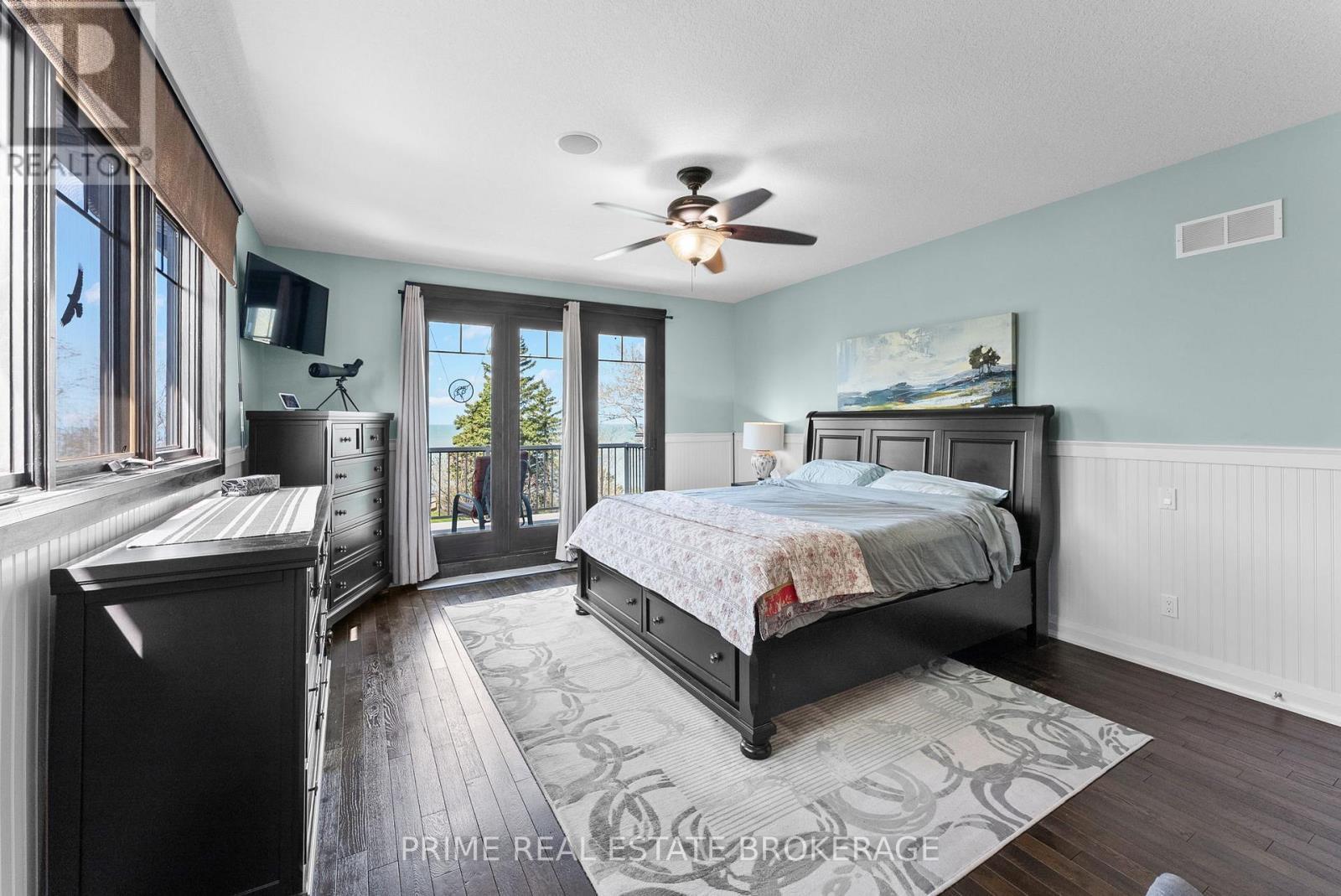 72323 Bluewater Highway, Bluewater (Hay), ON - Indoor Photo Showing Bedroom