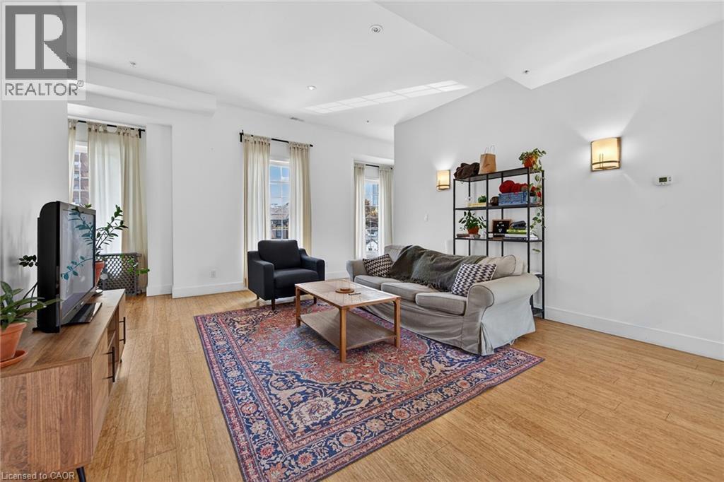 UNIT B - 167 Walnut Street S, Hamilton, ON - Indoor Photo Showing Living Room