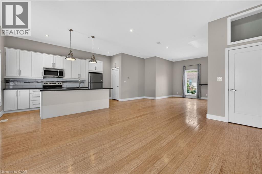UNIT A - 167 Walnut Street S, Hamilton, ON - Indoor Photo Showing Kitchen