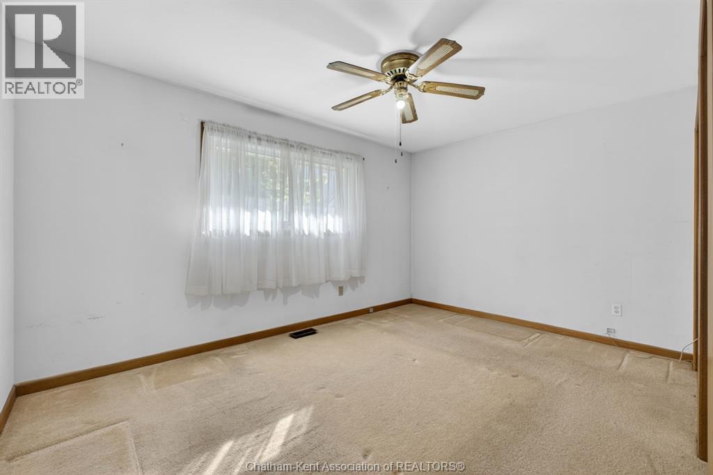 35 Peter Street, Chatham, ON - Indoor Photo Showing Other Room