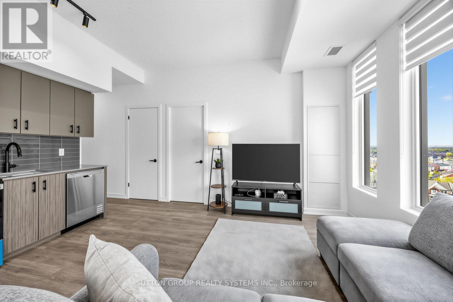 C 902 - 4878 Powers Common, Burlington, ON - Indoor Photo Showing Other Room