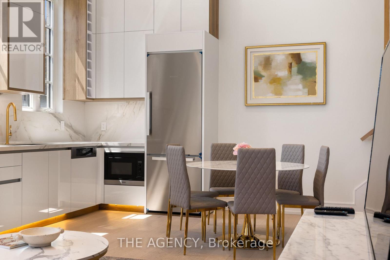 1202 Avenue Road, Toronto, ON - Indoor