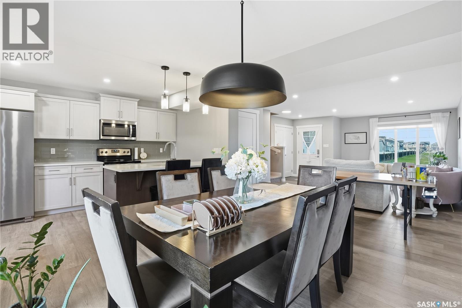 4521 E Keller Avenue, Regina, SK - Indoor