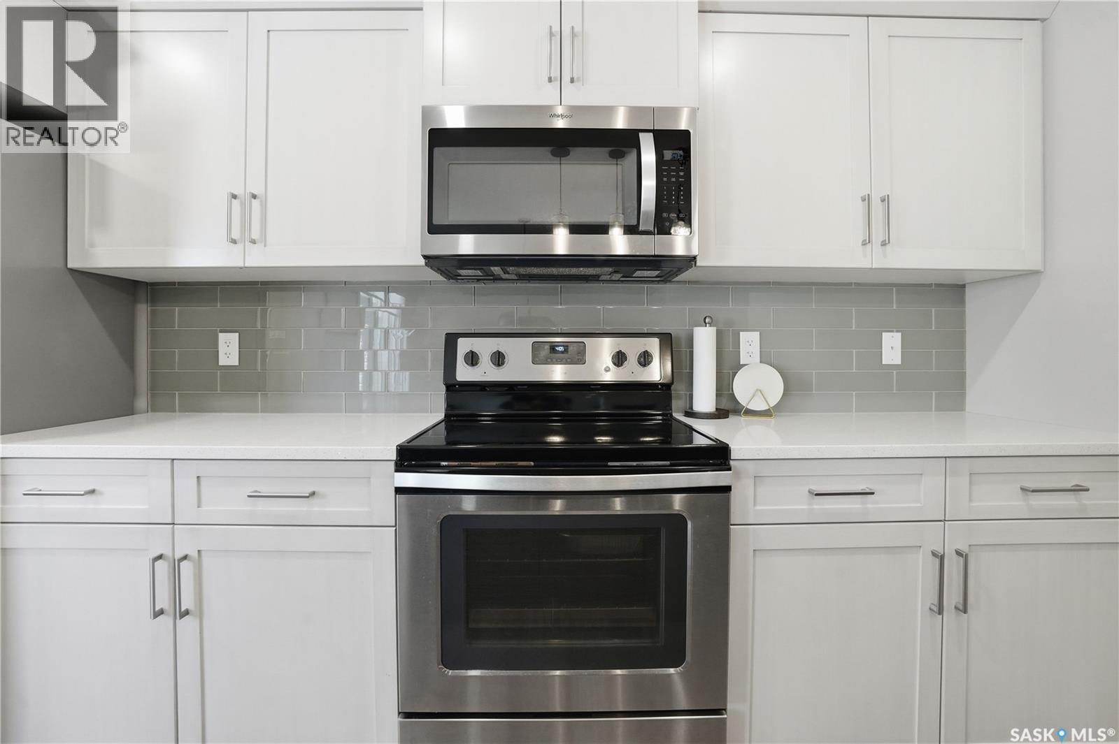 4521 E Keller Avenue, Regina, SK - Indoor Photo Showing Kitchen