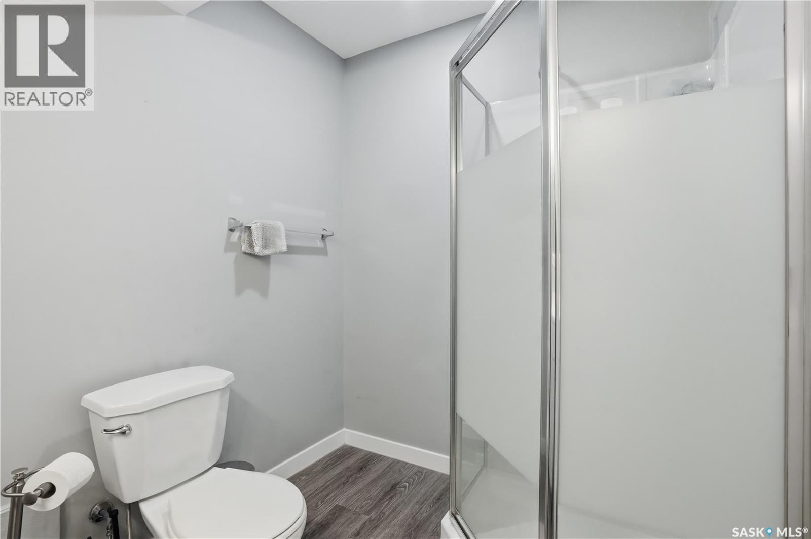 4521 E Keller Avenue, Regina, SK - Indoor Photo Showing Bathroom
