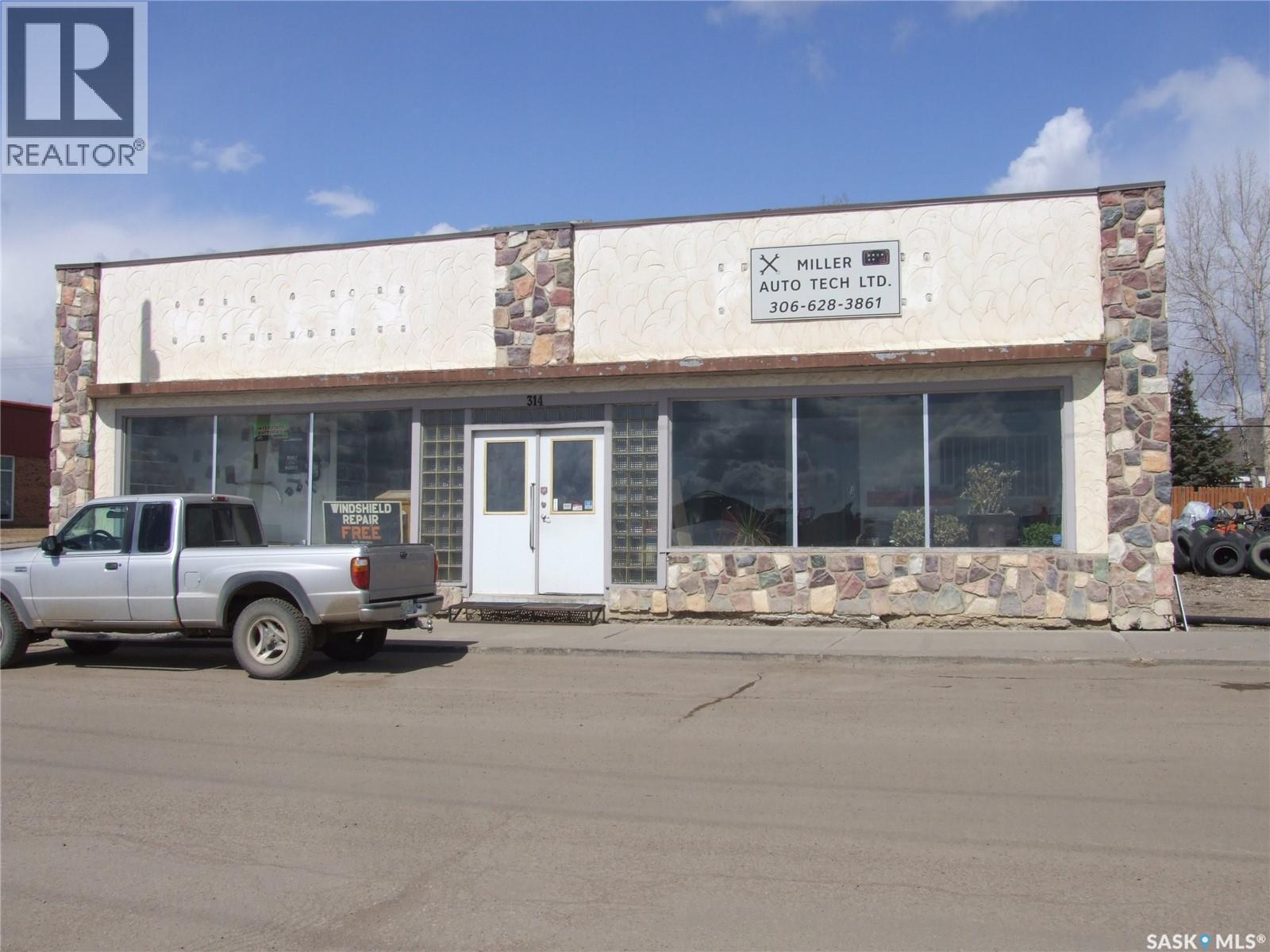 314 1St Avenue W, Leader, SK