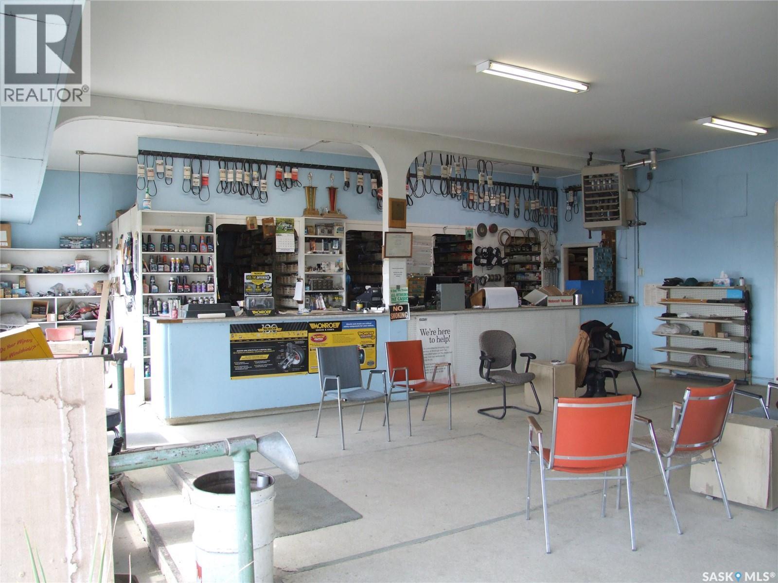 314 1St Avenue W, Leader, SK