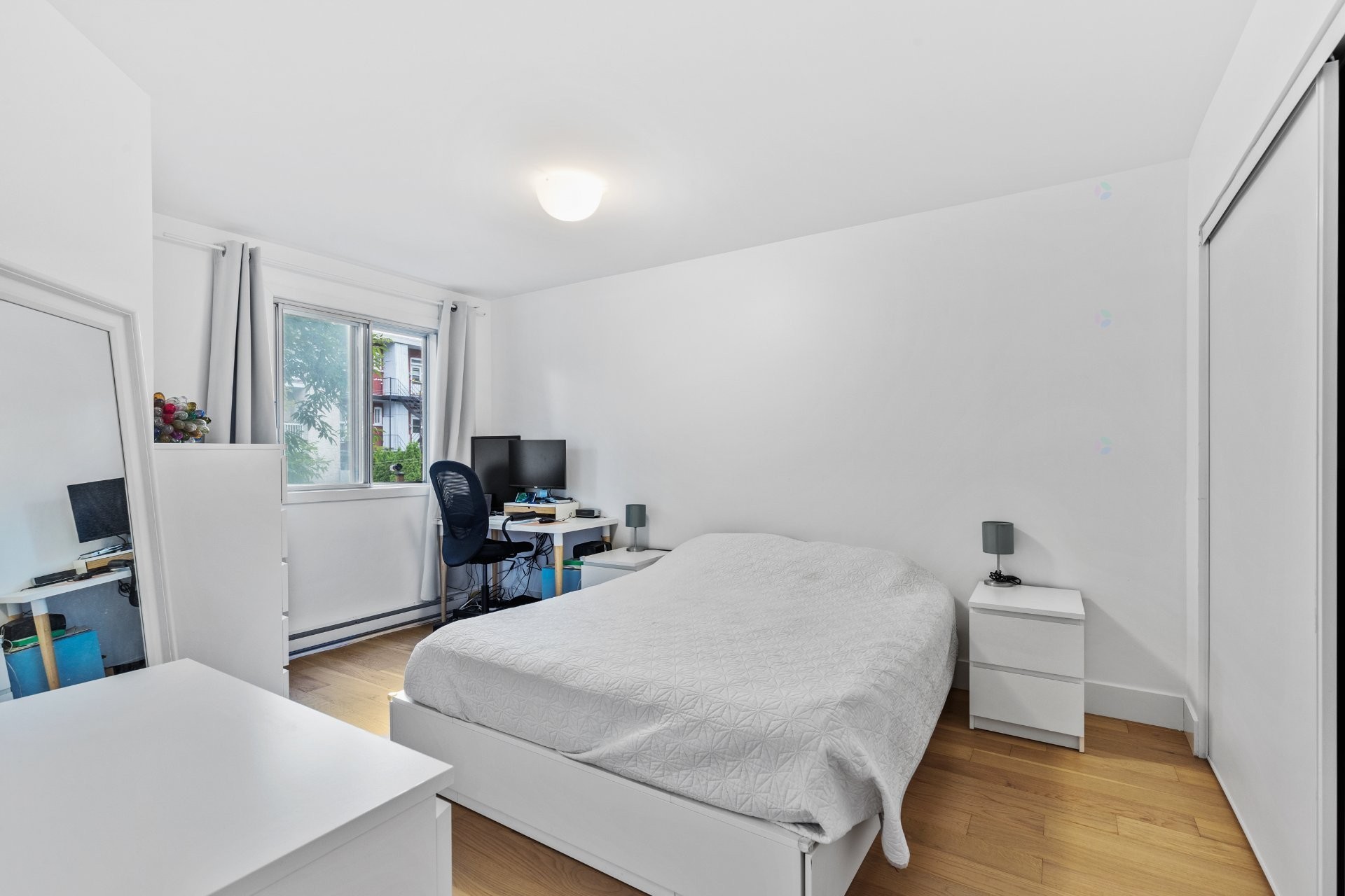 Master Bedroom - 202-5415 Rue Drolet, Montréal (Le Plateau-Mont-Royal), QC - Indoor Photo Showing Bedroom