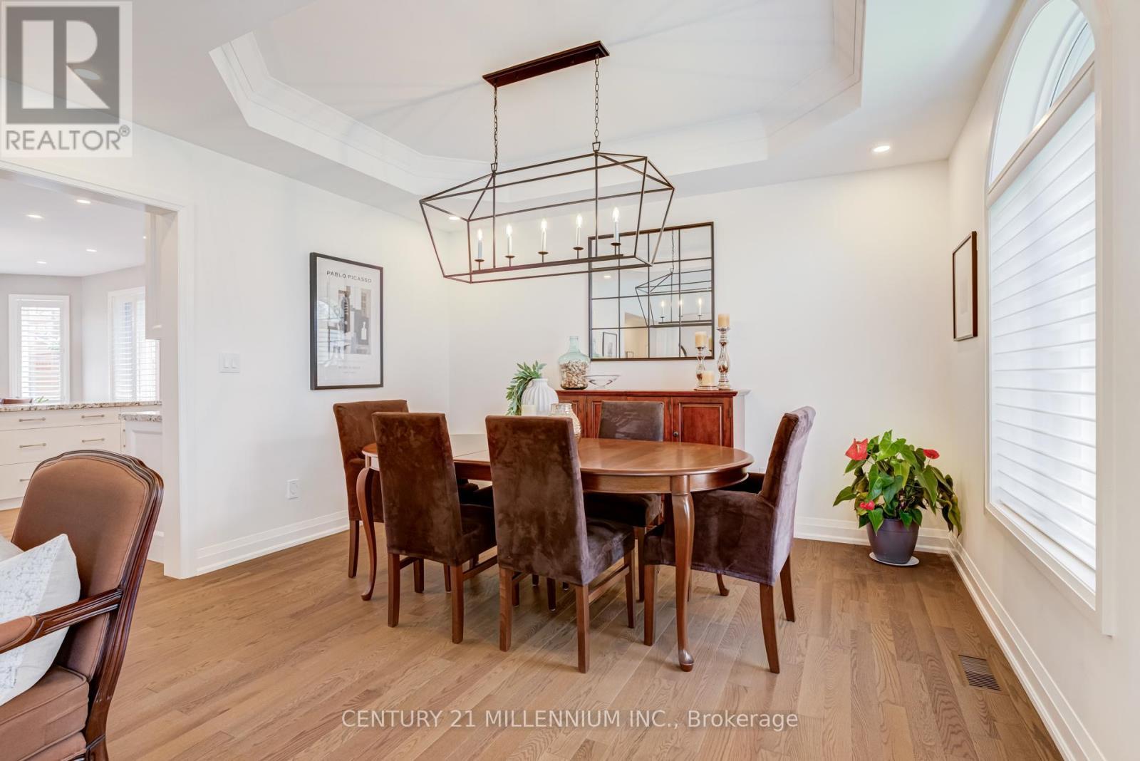 15 Bimmer Place, Brampton, ON - Indoor Photo Showing Dining Room