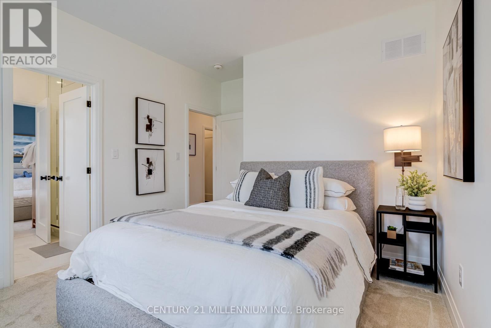 15 Bimmer Place, Brampton, ON - Indoor Photo Showing Bedroom