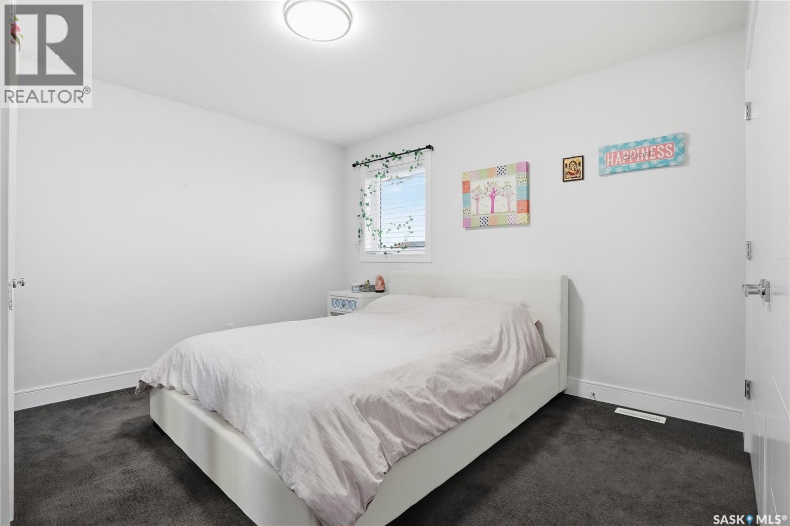 102 Teal Crescent, Saskatoon, SK - Indoor Photo Showing Bedroom