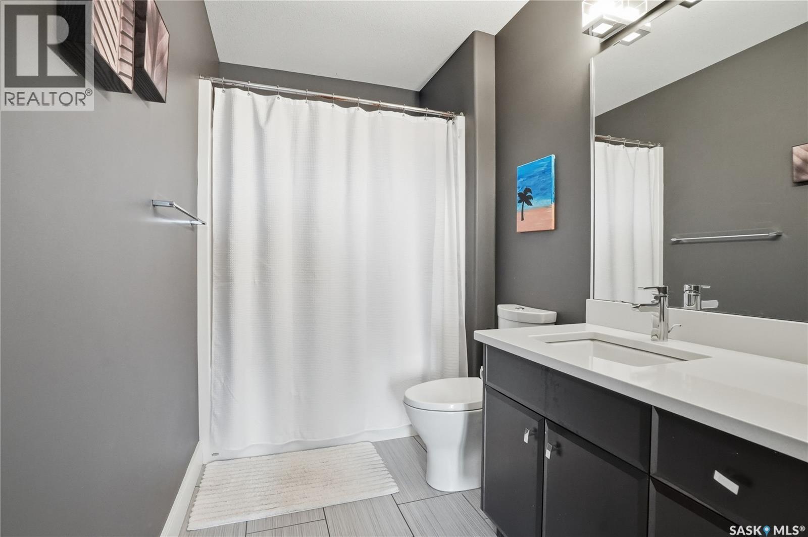 102 Teal Crescent, Saskatoon, SK - Indoor Photo Showing Bathroom