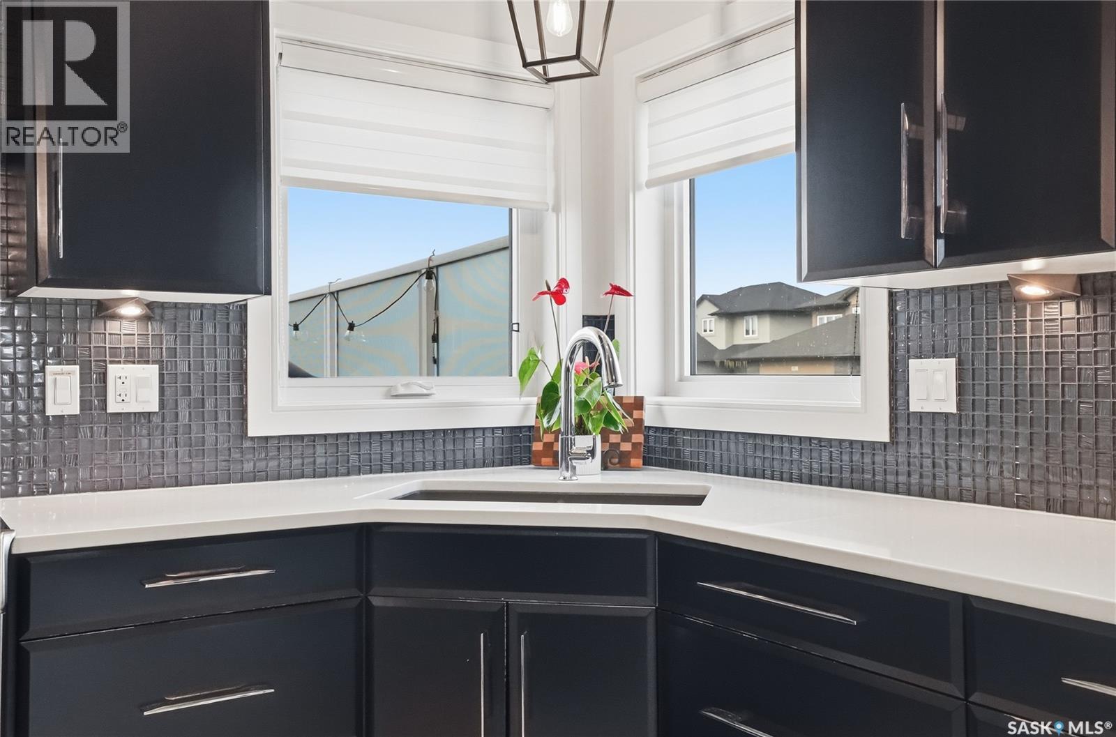 102 Teal Crescent, Saskatoon, SK - Indoor Photo Showing Kitchen