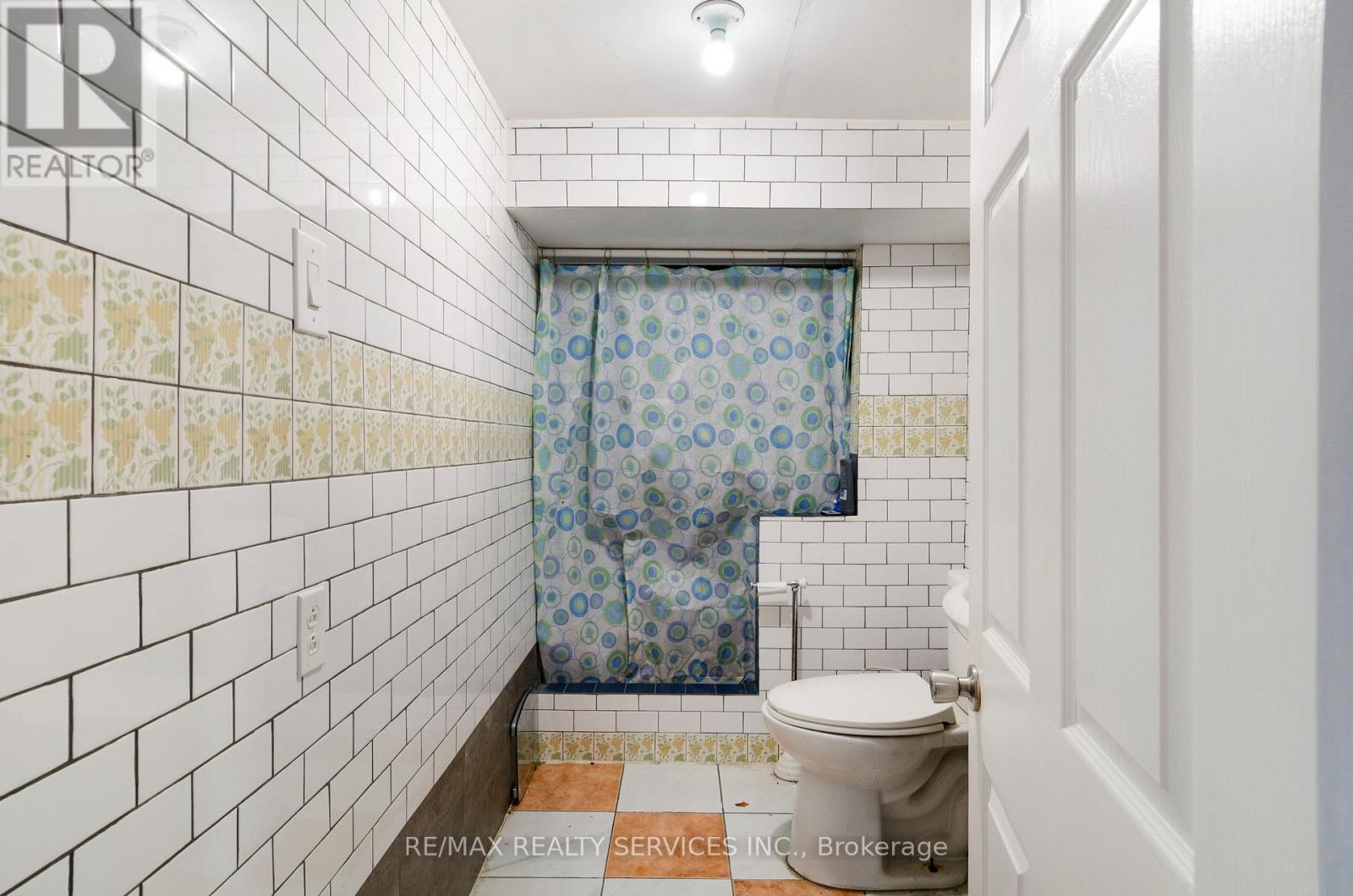 Basement Washroom - 238 Linden Drive, Cambridge, ON - Indoor Photo Showing Bathroom