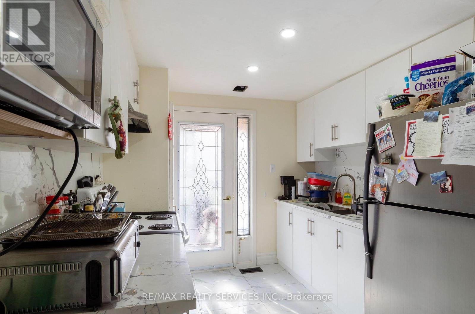 238 Linden Drive, Cambridge, ON - Indoor Photo Showing Kitchen