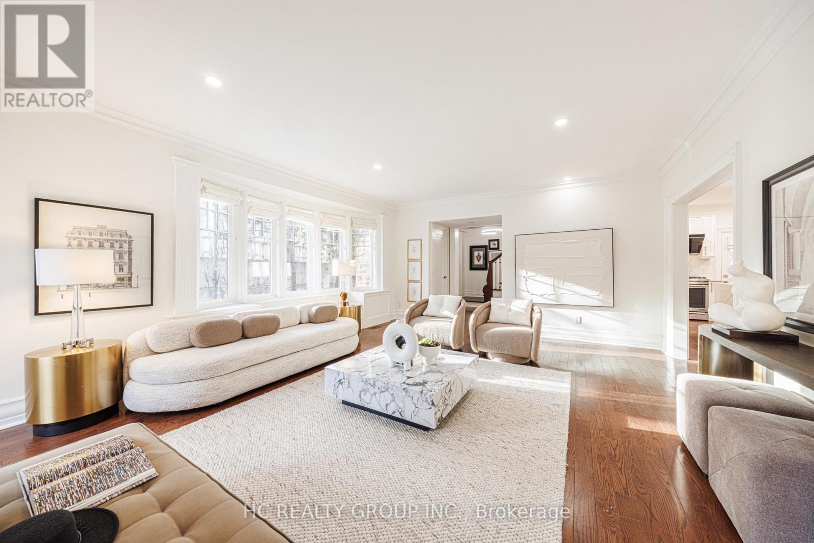 39 Glengowan Road, Toronto, ON - Indoor Photo Showing Living Room