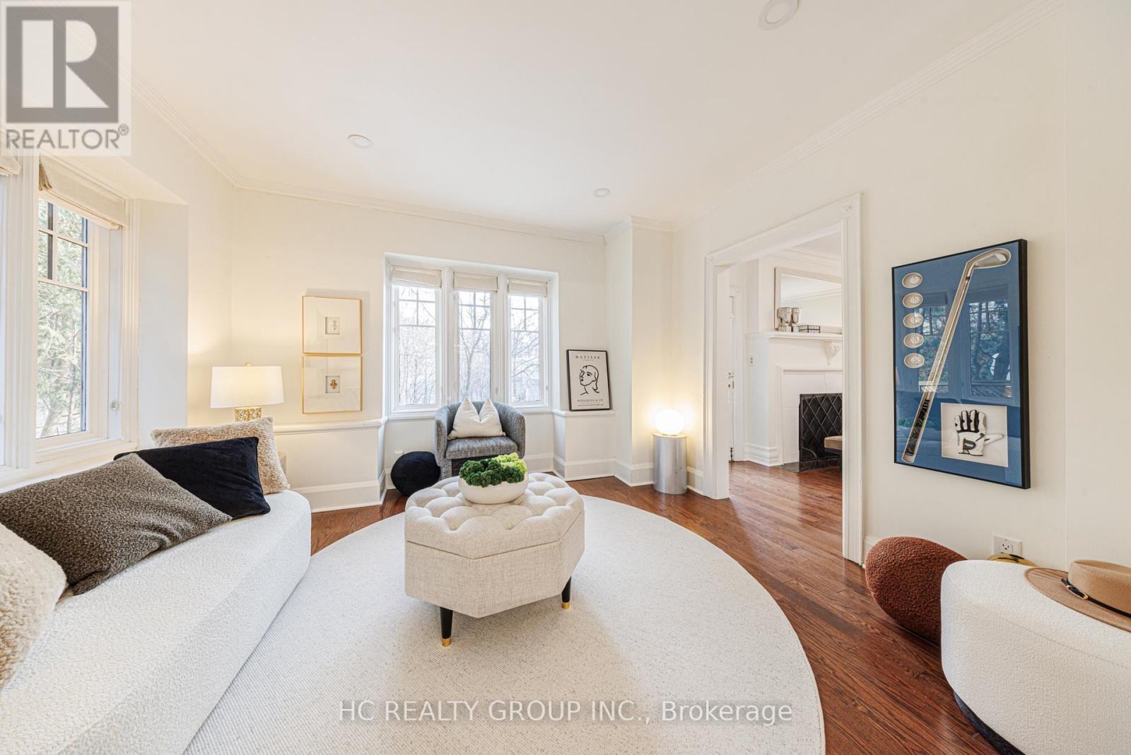 39 Glengowan Road, Toronto, ON - Indoor Photo Showing Living Room