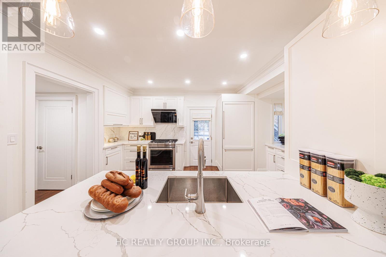 39 Glengowan Road, Toronto, ON - Indoor Photo Showing Kitchen