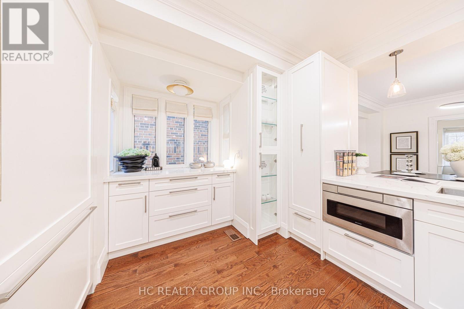 39 Glengowan Road, Toronto, ON - Indoor