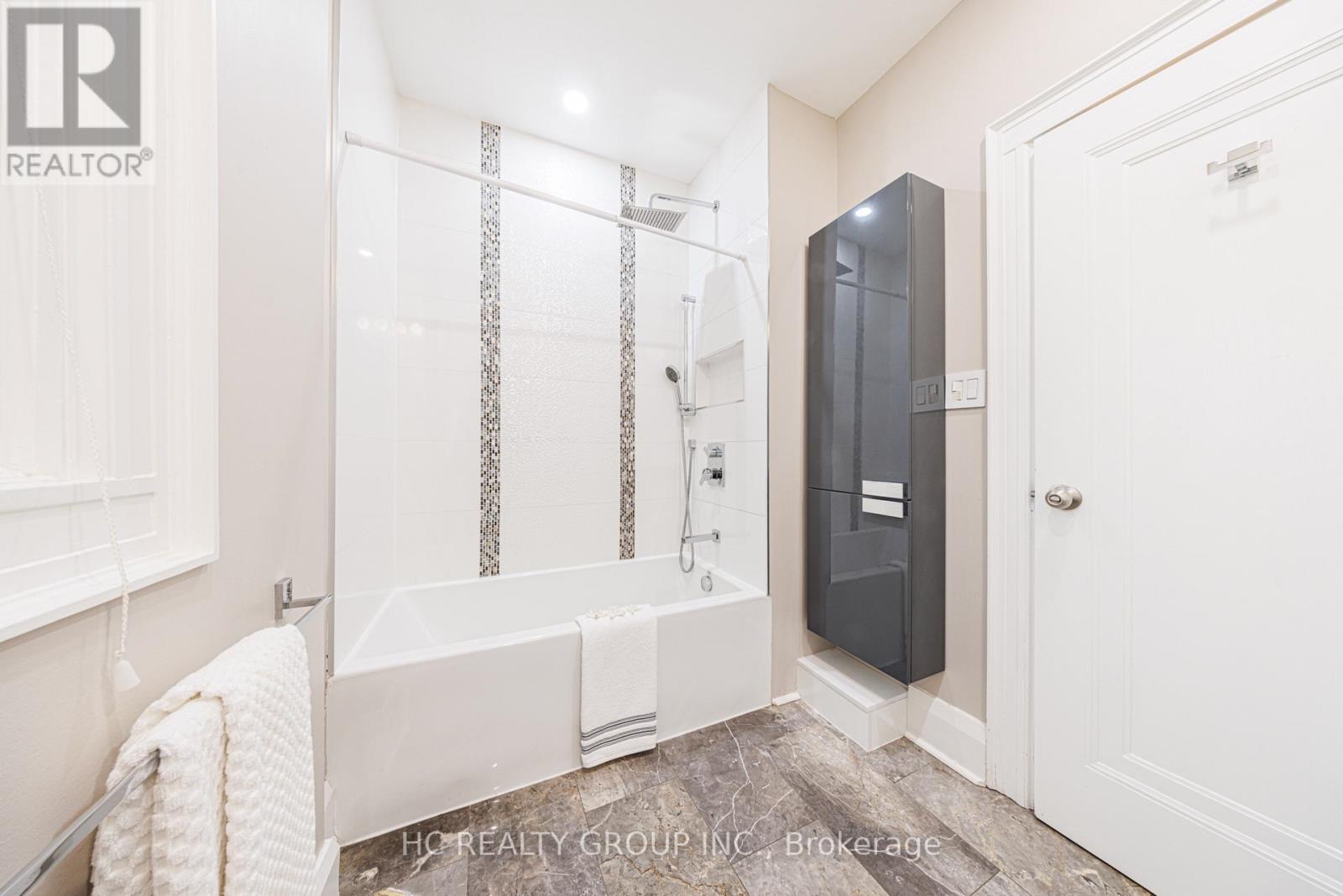 39 Glengowan Road, Toronto, ON - Indoor Photo Showing Bathroom