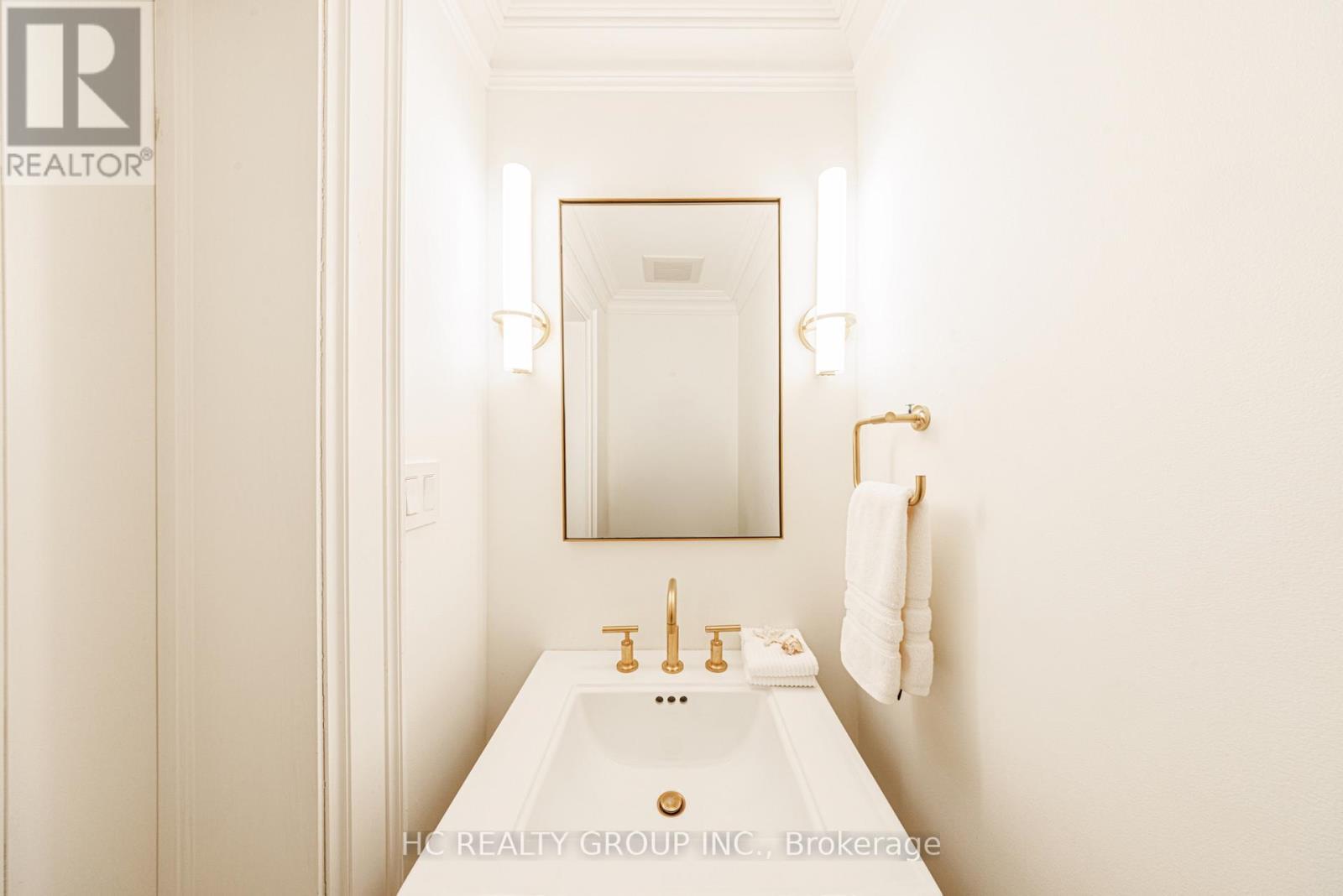 39 Glengowan Road, Toronto, ON - Indoor Photo Showing Bathroom