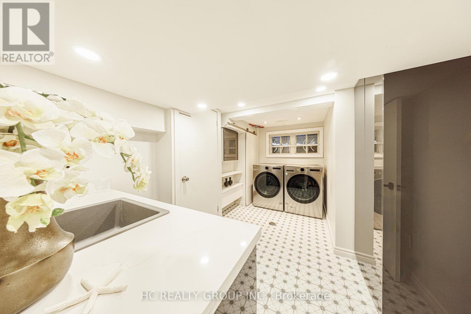 39 Glengowan Road, Toronto, ON - Indoor Photo Showing Other Room