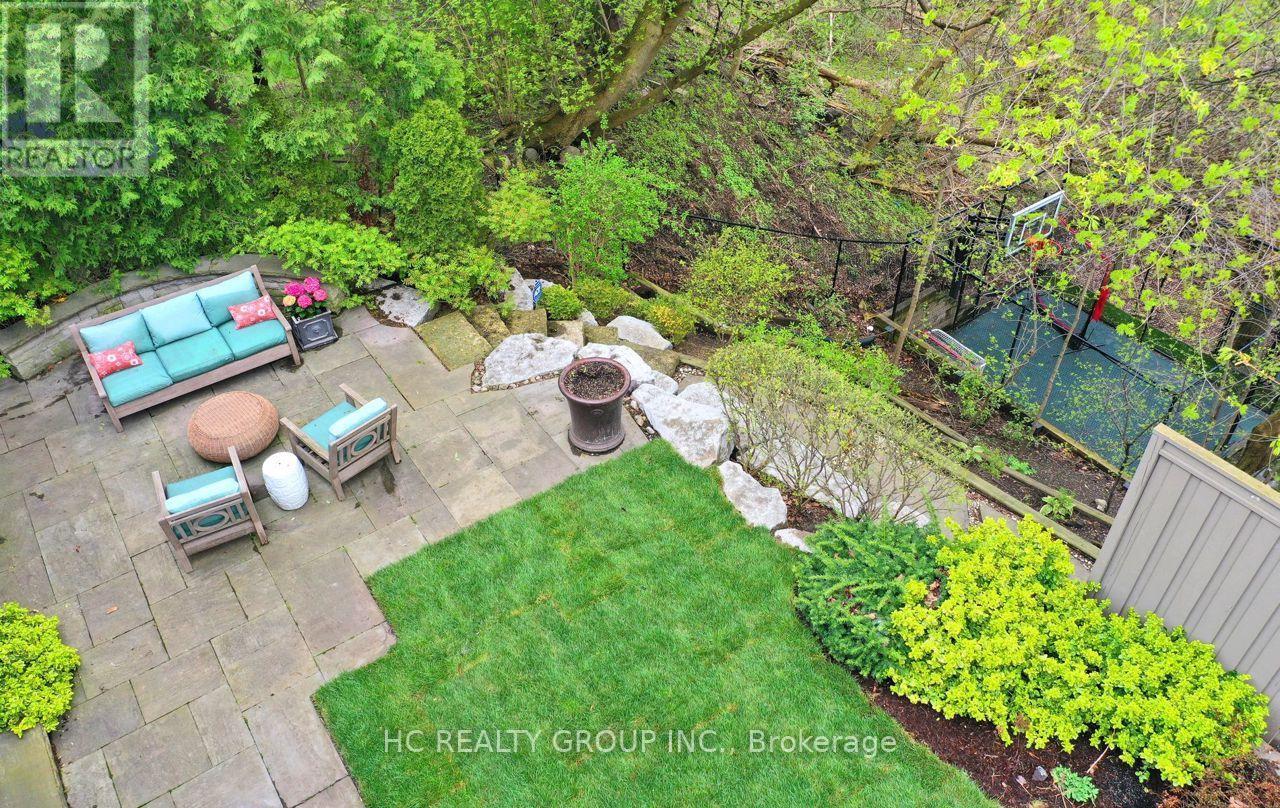 39 Glengowan Road, Toronto, ON - Outdoor