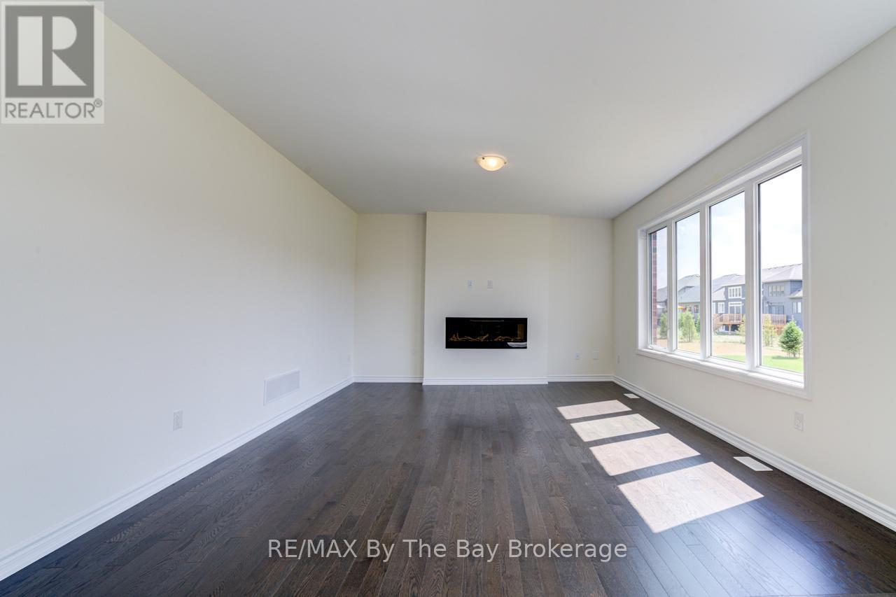 174 Mapleside Drive, Wasaga Beach, ON - Indoor With Fireplace