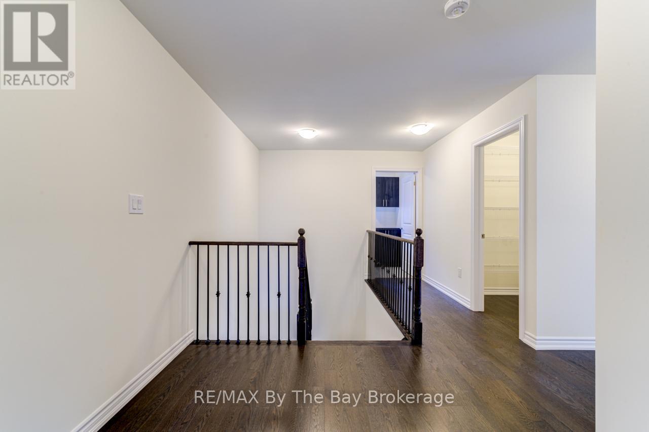 174 Mapleside Drive, Wasaga Beach, ON - Indoor Photo Showing Other Room