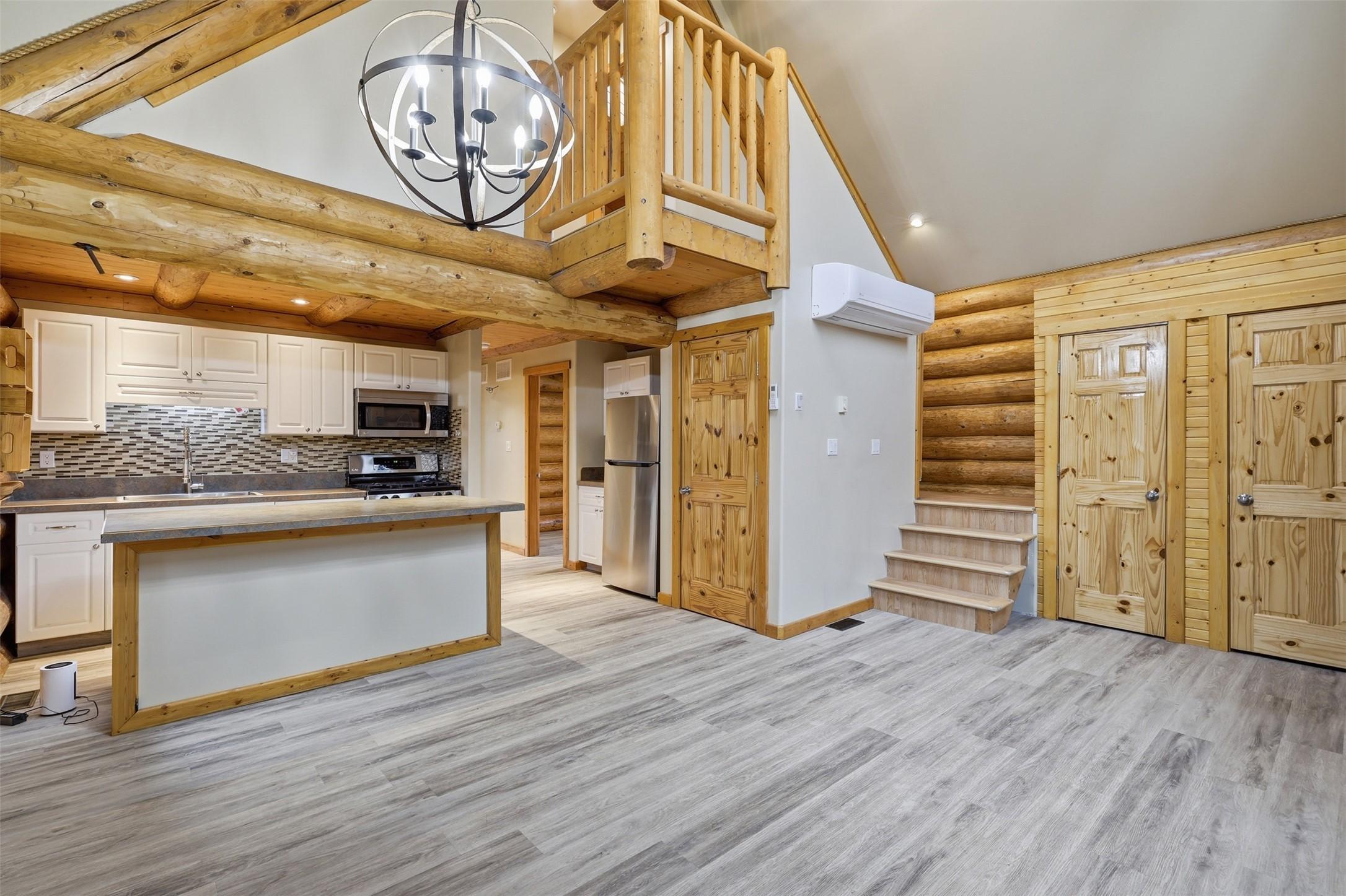 4761 Atwater Road, Logan Lake, BC - Indoor Photo Showing Kitchen