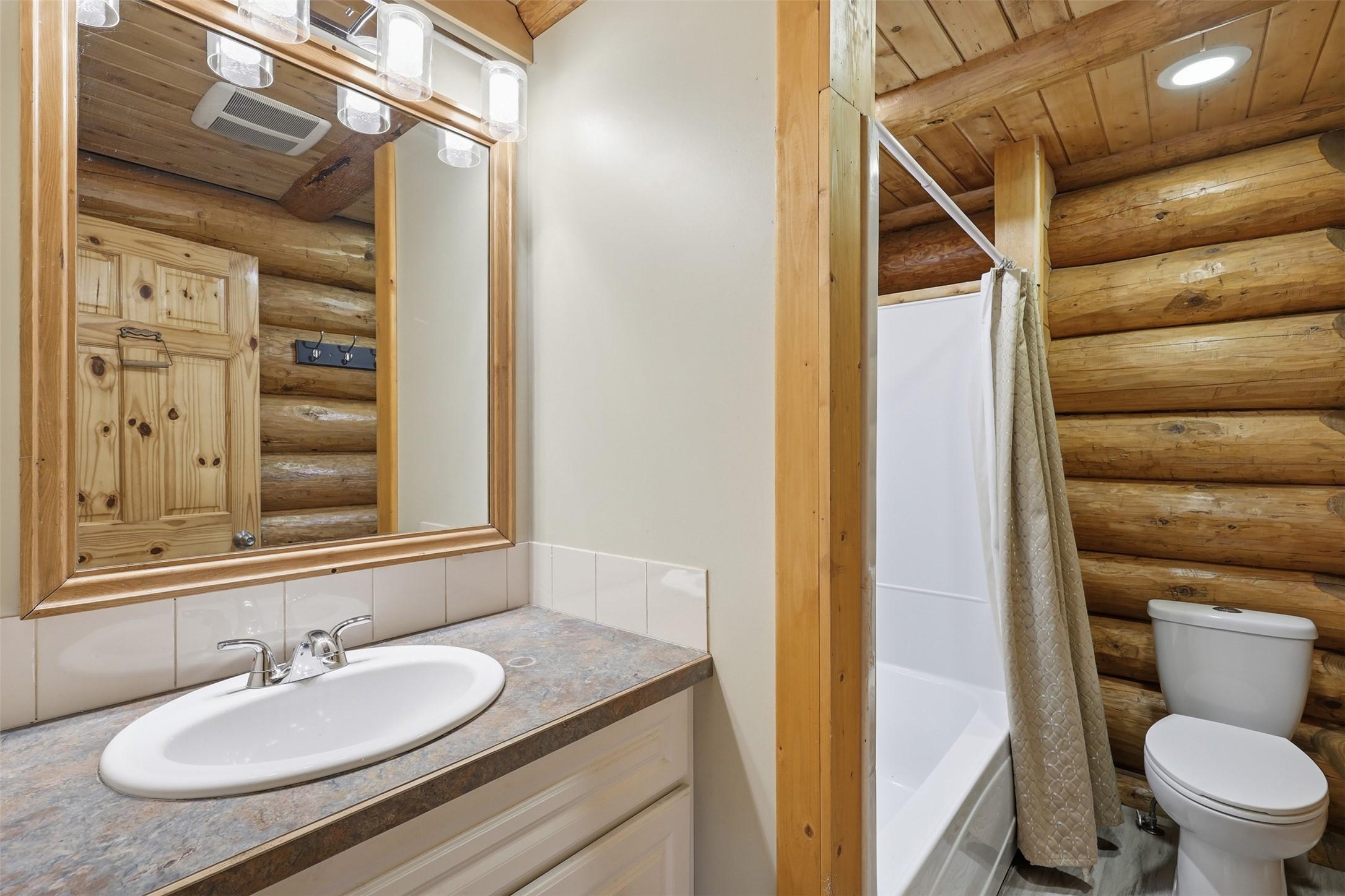 4761 Atwater Road, Logan Lake, BC - Indoor Photo Showing Bathroom