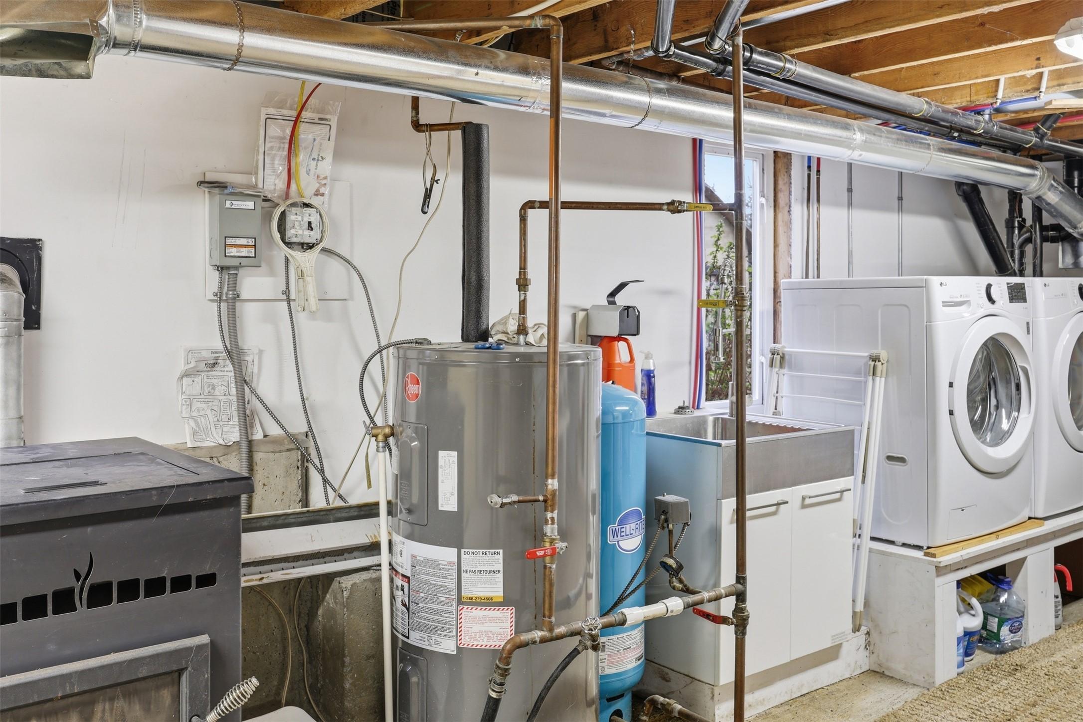 4761 Atwater Road, Logan Lake, BC - Indoor Photo Showing Laundry Room