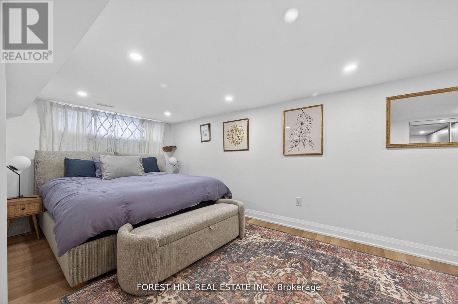 4 Holman Crescent, Aurora, ON - Indoor Photo Showing Bedroom