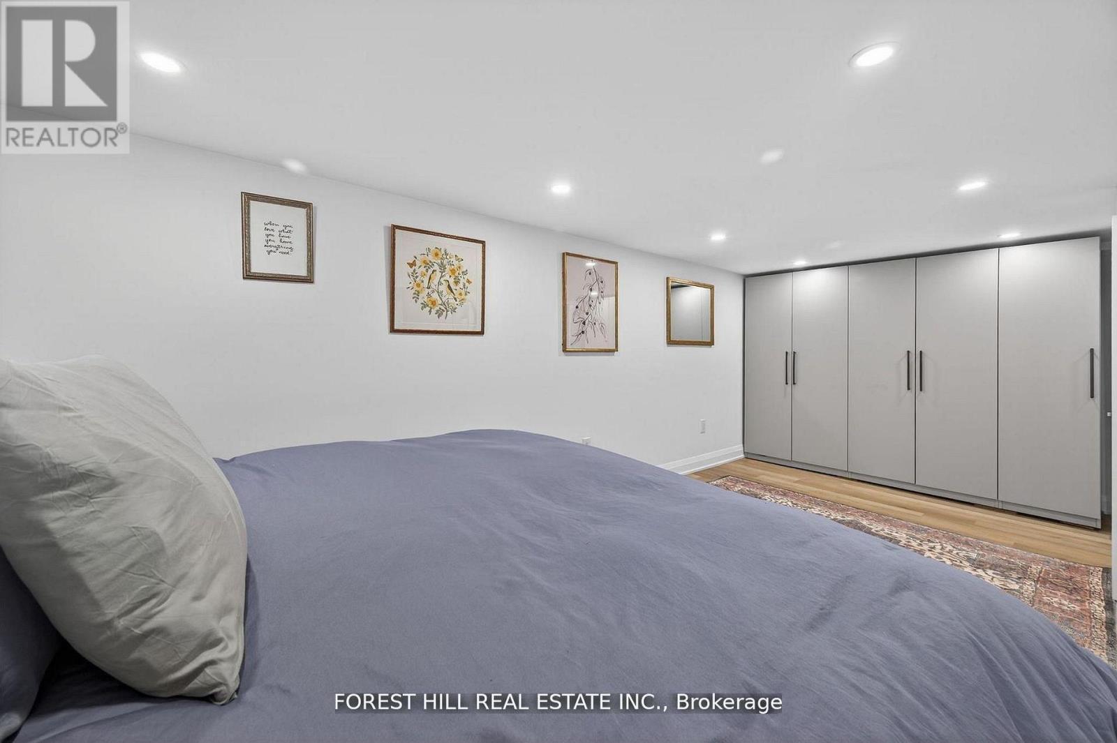 4 Holman Crescent, Aurora, ON - Indoor Photo Showing Bedroom