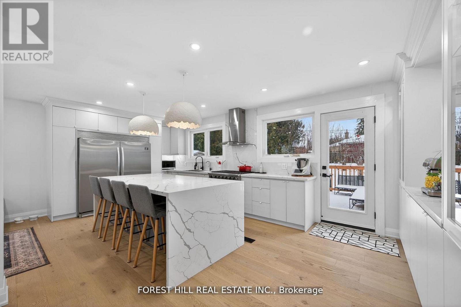 4 Holman Crescent, Aurora, ON - Indoor