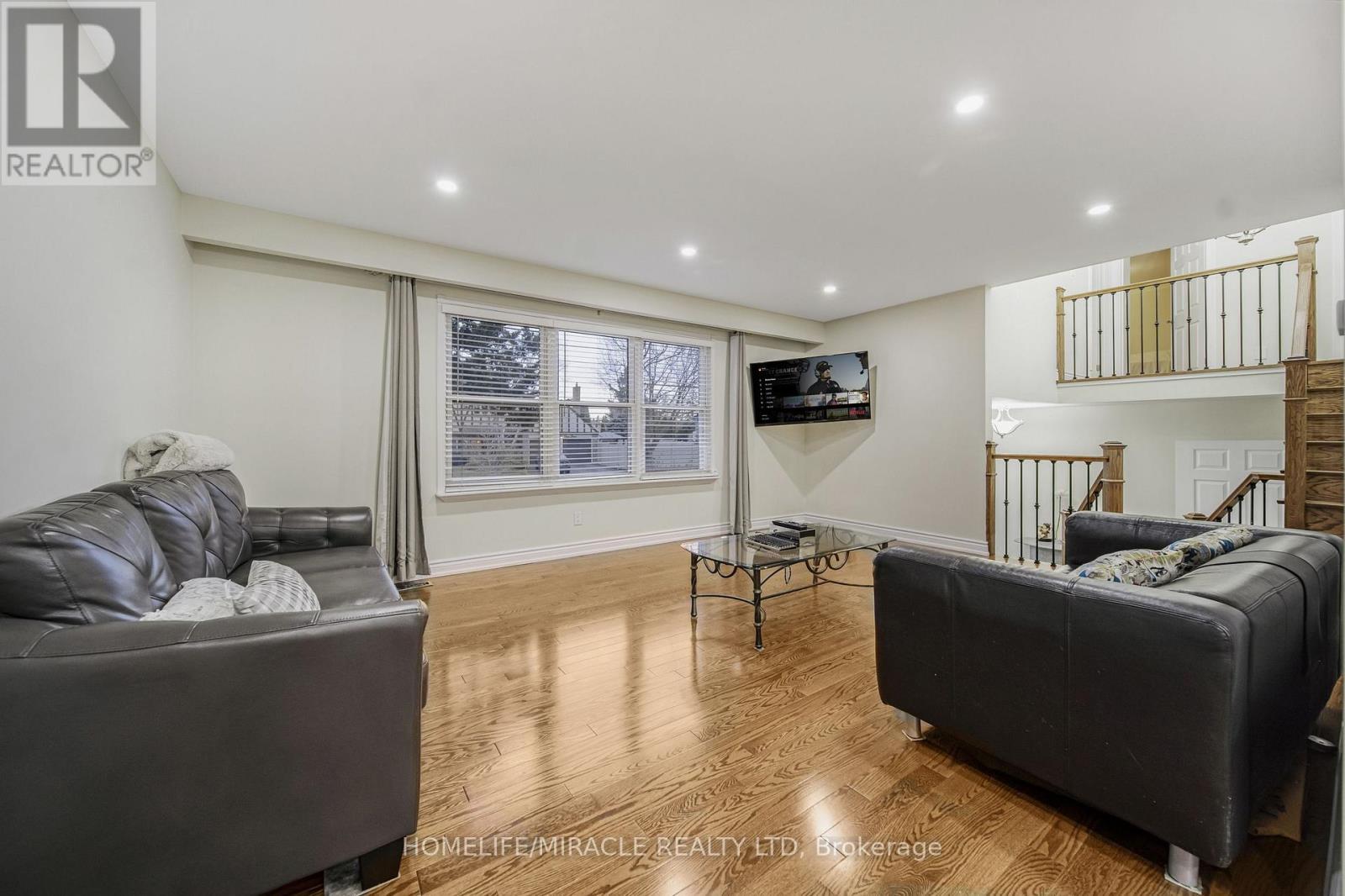 38 River View Drive, Brampton, ON - Indoor