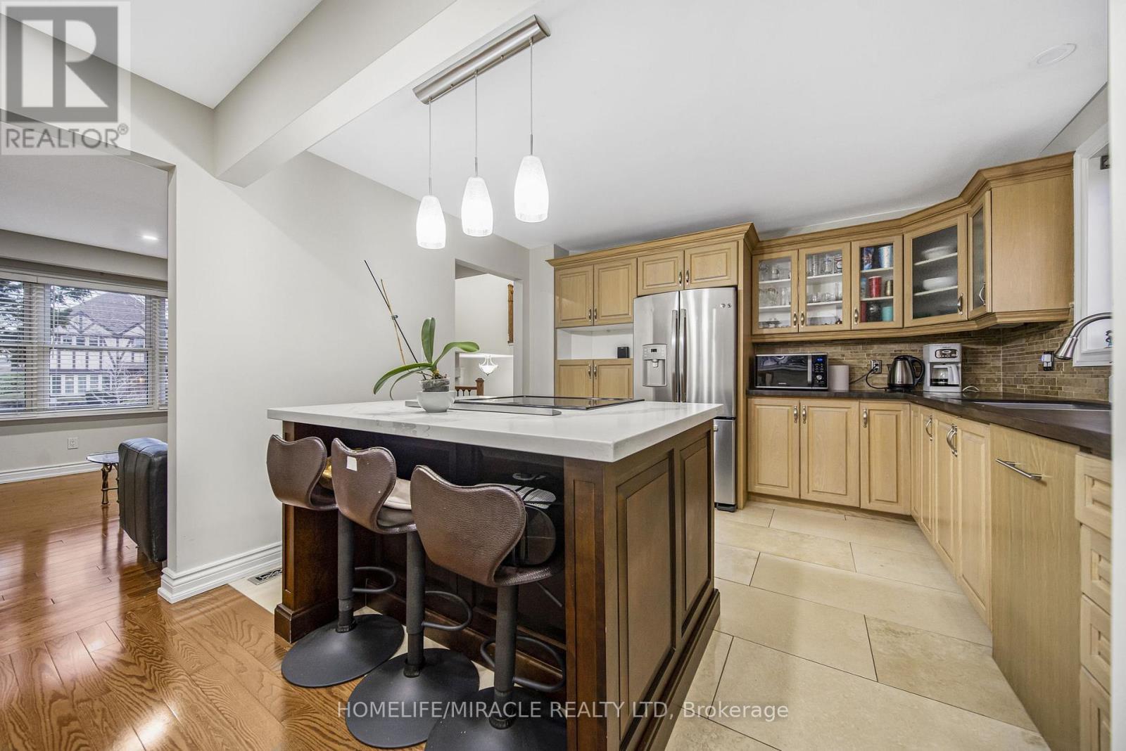 38 River View Drive, Brampton, ON - Indoor Photo Showing Kitchen