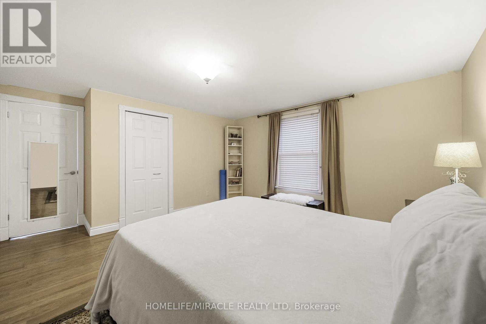 38 River View Drive, Brampton, ON - Indoor Photo Showing Bedroom