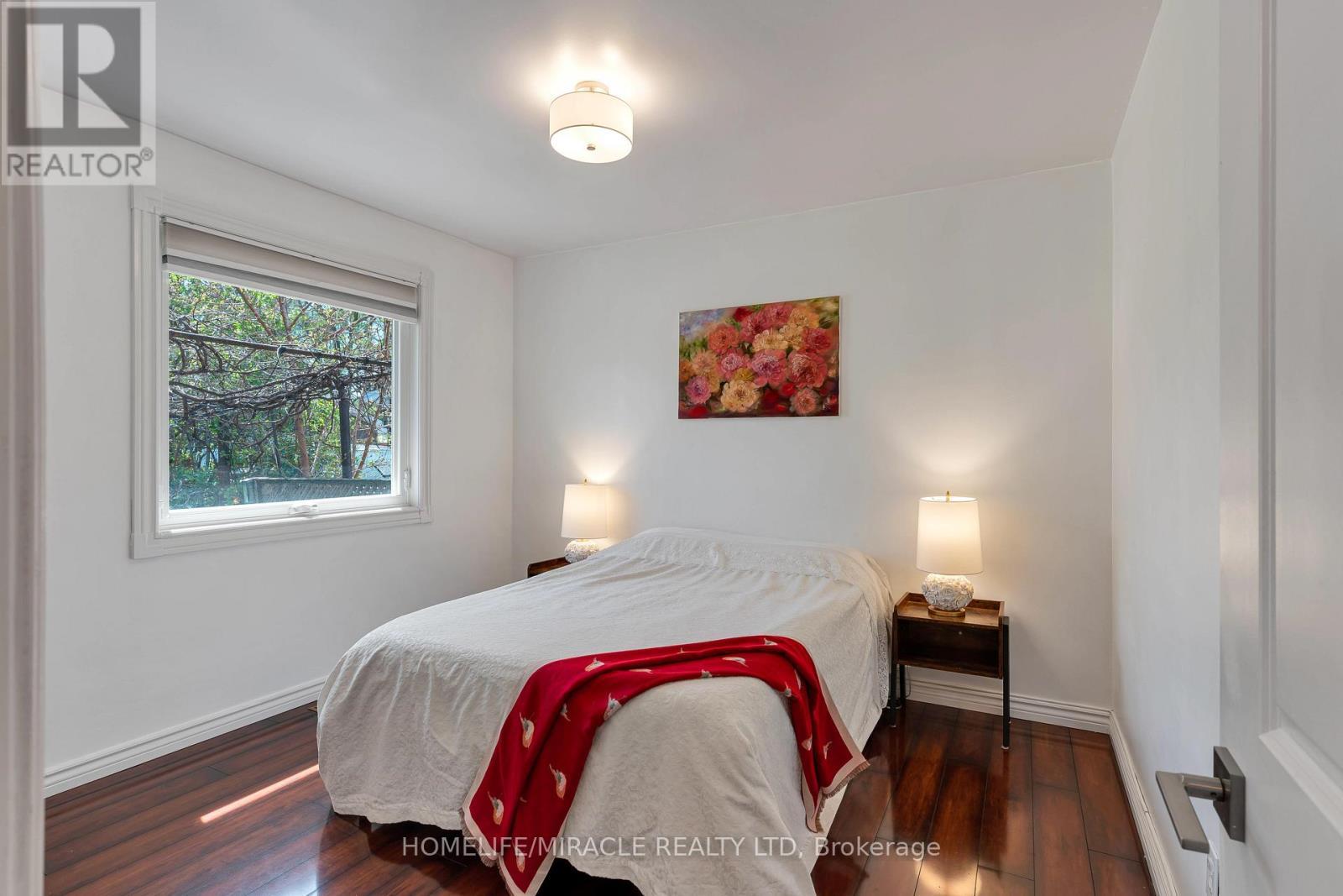 32 Durham Road, Hamilton, ON - Indoor Photo Showing Bedroom