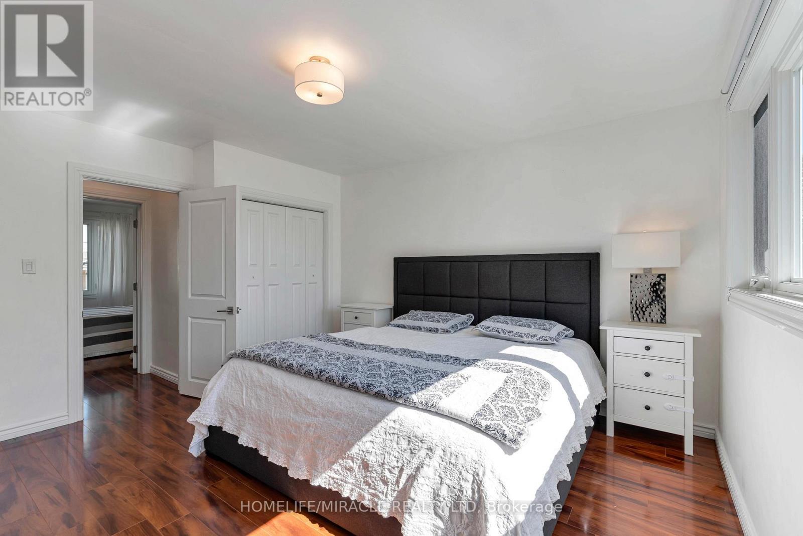 32 Durham Road, Hamilton, ON - Indoor Photo Showing Bedroom