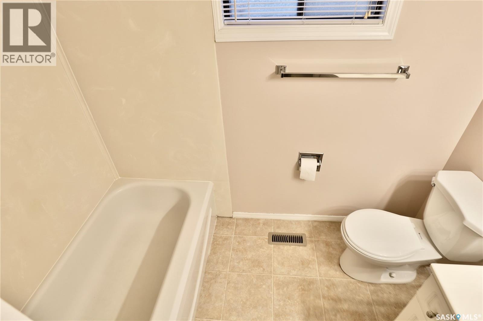 220 Cedar Meadow Drive, Regina, SK - Indoor Photo Showing Bathroom