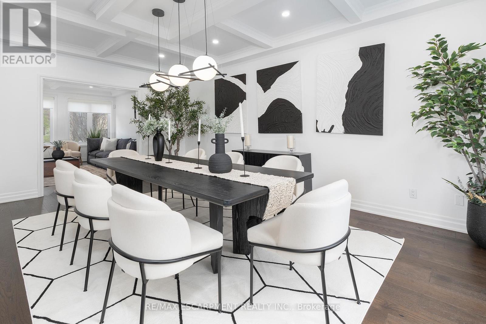 27 Elodia Court, Hamilton, ON - Indoor Photo Showing Dining Room