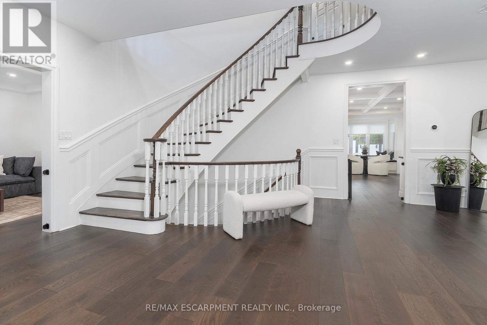 27 Elodia Court, Hamilton, ON - Indoor Photo Showing Other Room