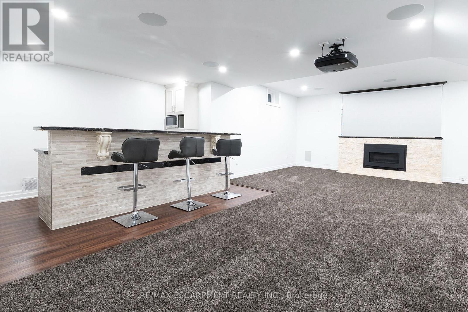 27 Elodia Court, Hamilton, ON - Indoor