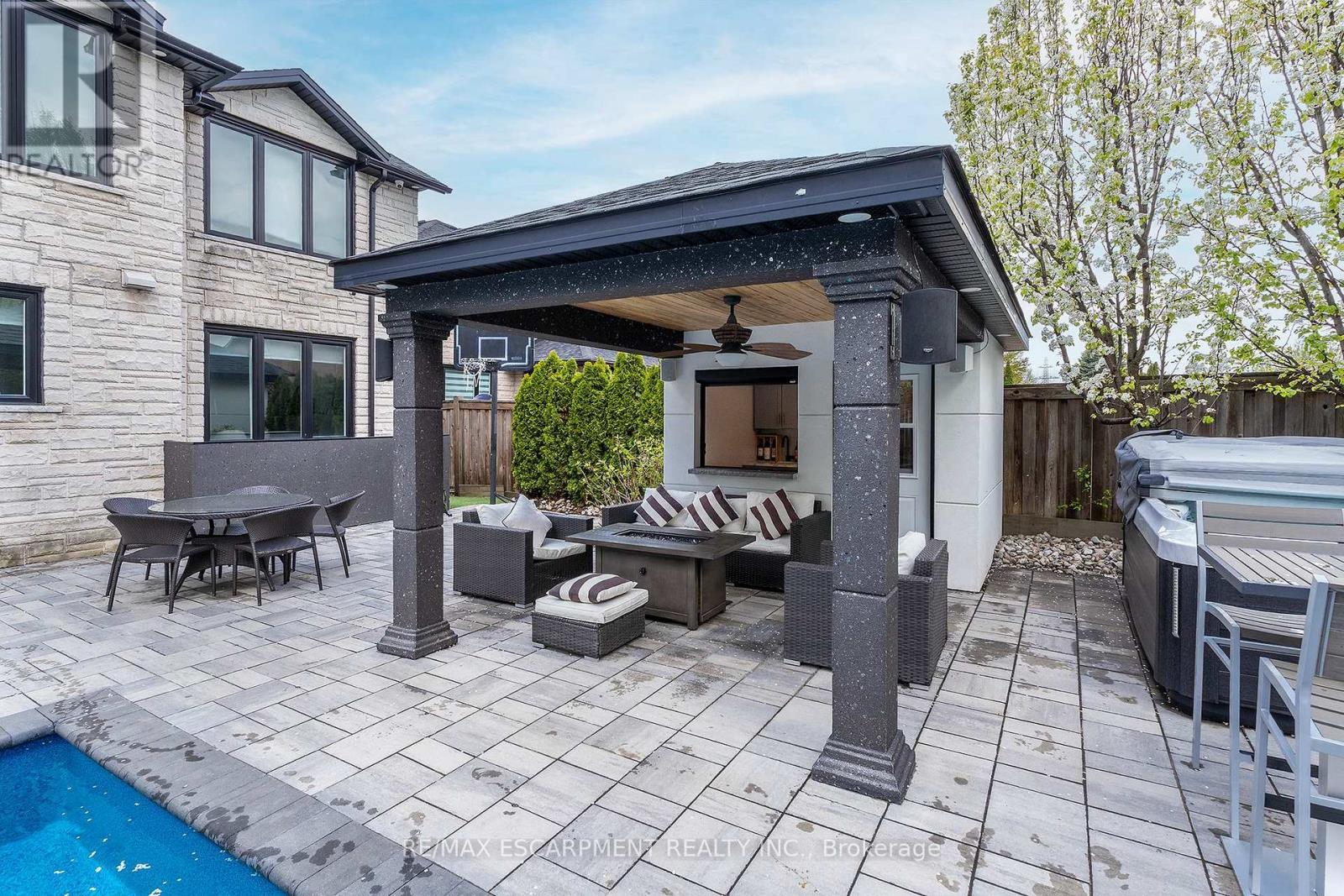 27 Elodia Court, Hamilton, ON - Outdoor With Deck Patio Veranda