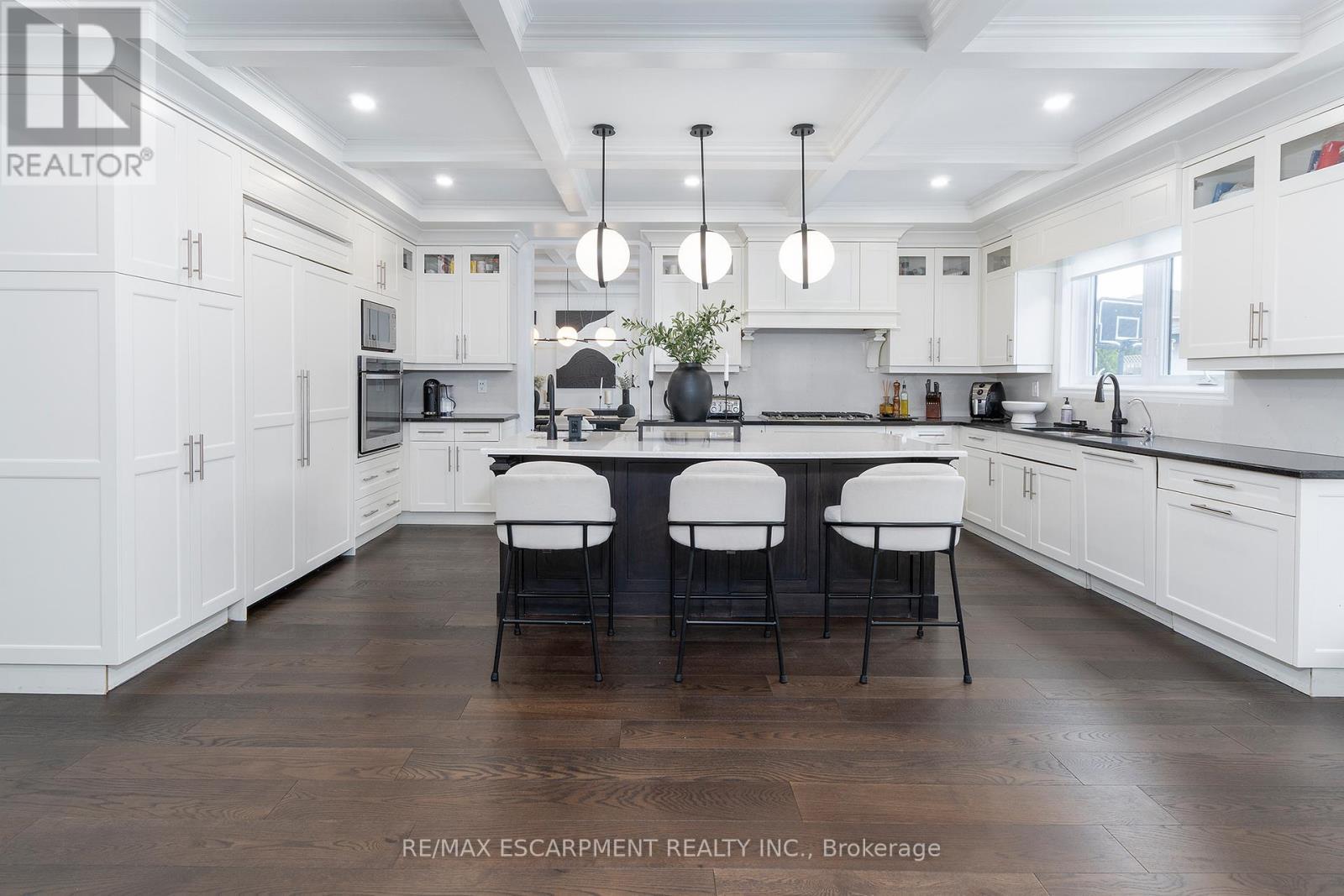 27 Elodia Court, Hamilton, ON - Indoor Photo Showing Kitchen
