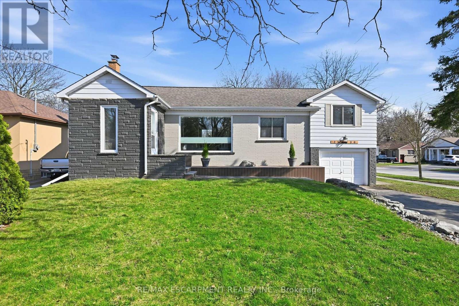 2330 Alma Dale Avenue, Burlington, ON - Outdoor